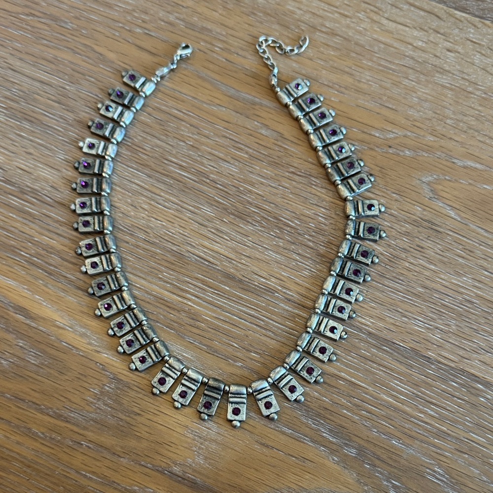 Vintage Art Deco-Style Silver Tone Necklace with Purple Stones
Necklace
